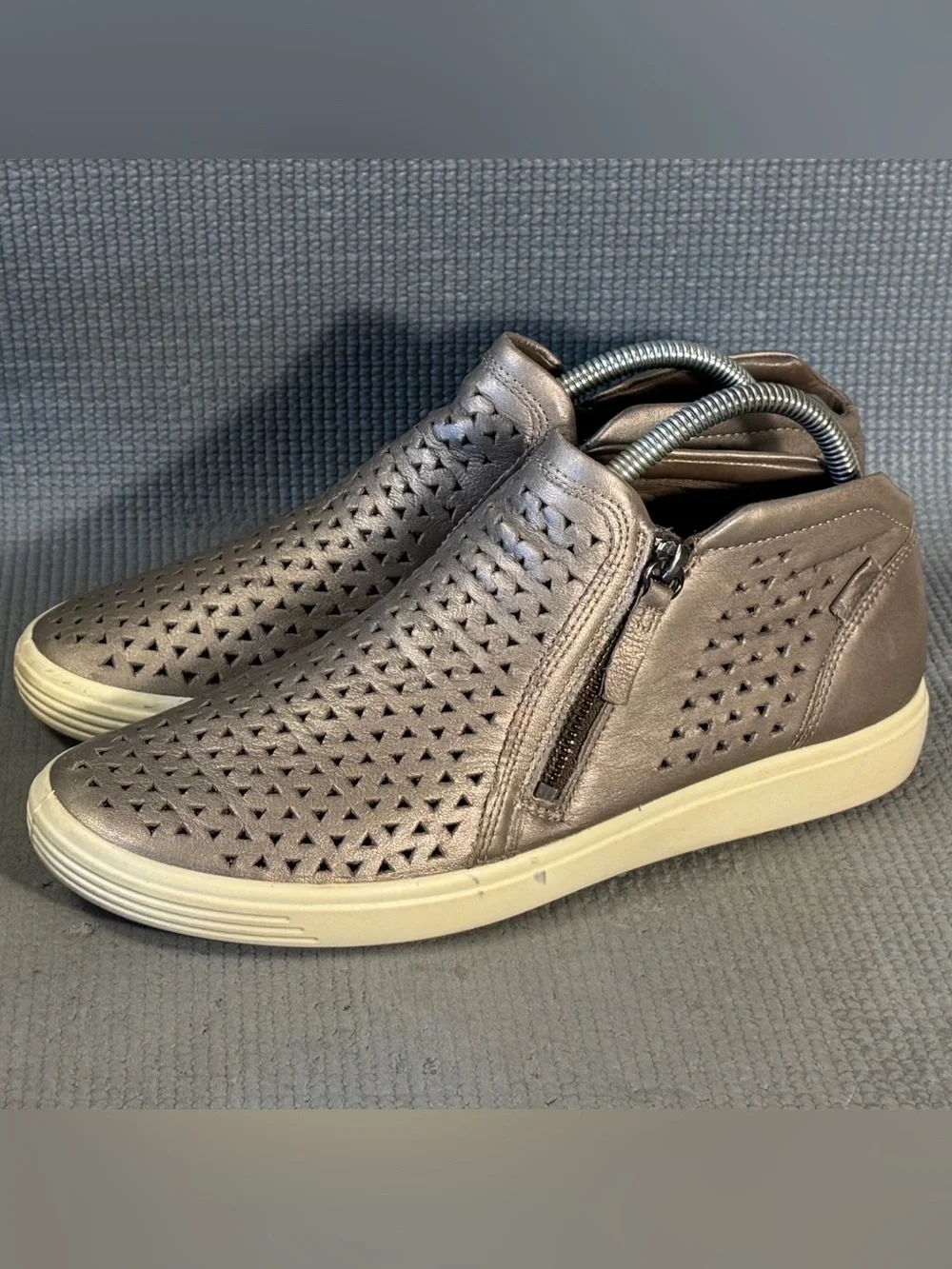 ECCO Soft 7 Leather Laser Cut Bootie Shoes Metallic Women’s Size 10‎ US 41 EU